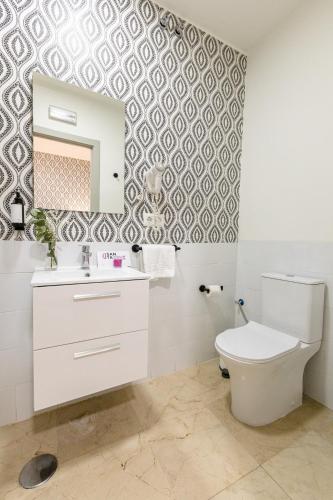 Habitación Doble Económica - 1 o 2 camas del hotel Plaza Santa Cruz. Foto 4