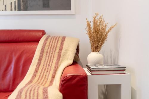 Apartamento de 1 dormitorio con sofá cama del hotel Eslava. Foto 1