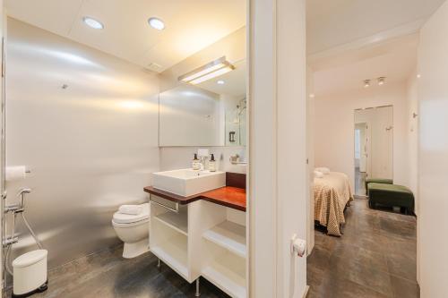 Apartamento de 1 dormitorio con sofá cama del hotel Eslava. Foto 8