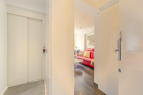 Apartamento de 1 dormitorio con sofá cama del hotel Eslava. Foto 13