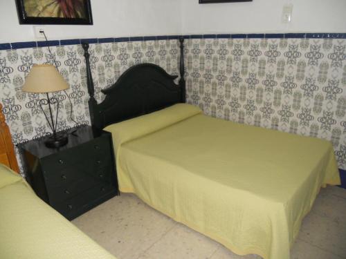 Habitación Doble con baño compartido - 2 camas del hotel Pension Santa Maria La Blanca. Foto 2