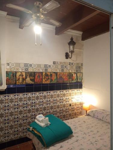 Habitación Doble con baño compartido del hotel Pension Santa Maria La Blanca. Foto 1