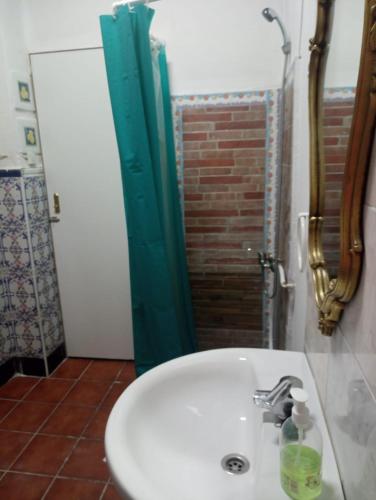 Habitación Doble con baño compartido del hotel Pension Santa Maria La Blanca. Foto 2