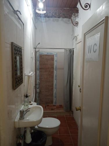 Habitación Doble con baño compartido del hotel Pension Santa Maria La Blanca. Foto 3