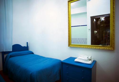 Habitación Individual con baño privado del hotel Pension Santa Maria La Blanca