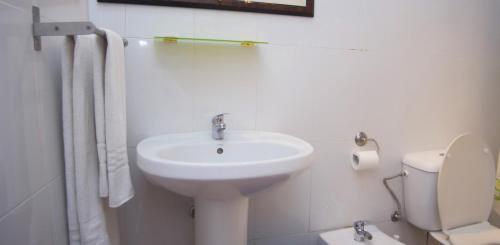 Habitación Individual con baño privado del hotel Pension Santa Maria La Blanca. Foto 1