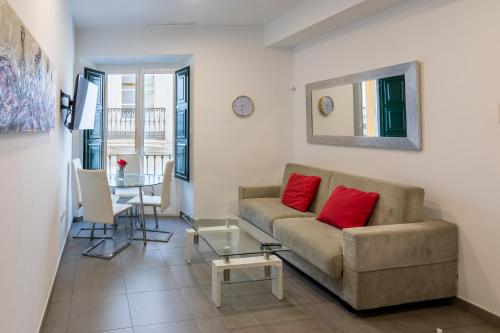 Apartamento Balcón o Terraza Con Cocina 1 habitación Sofá Cama incluido 1 Cama doble del hotel Reservaloen Terrazas de la Catedral. Foto 2