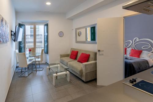Apartamento Balcón o Terraza 1 habitación Sofá Cama incluido 1 Cama doble kitchenette del hotel Reservaloen Terrazas de la Catedral. Foto 13