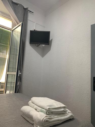 Habitación Doble con baño privado del hotel Alcobia. Foto 13