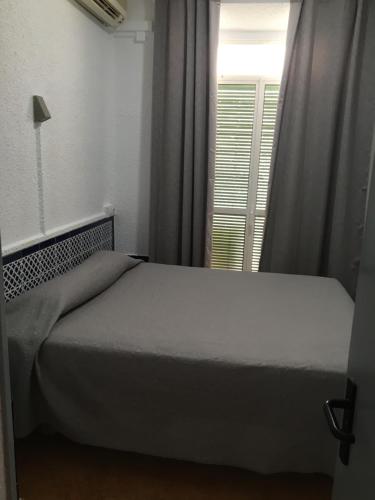 Habitación Individual con baño privado del hotel Alcobia. Foto 23