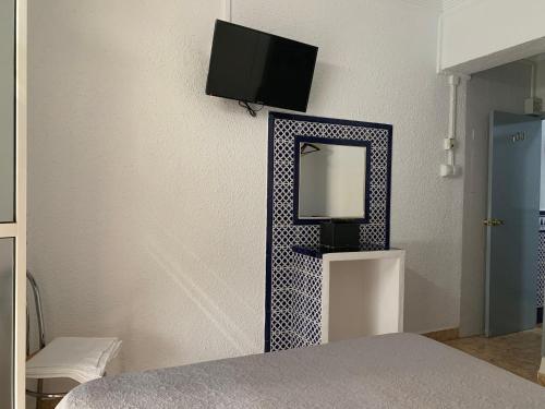 Habitación Doble con baño privado del hotel Alcobia. Foto 10