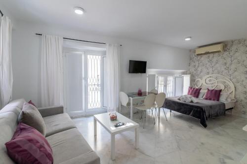 Estudio - No fumadores del hotel Reservaloen Casa Del Museo / Topibe Sl. Foto 3