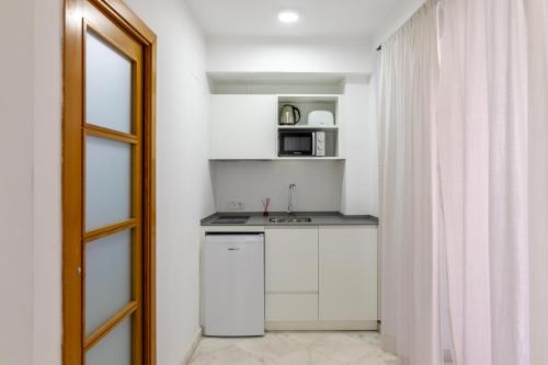 Estudio - No fumadores del hotel Reservaloen Casa Del Museo / Topibe Sl. Foto 14