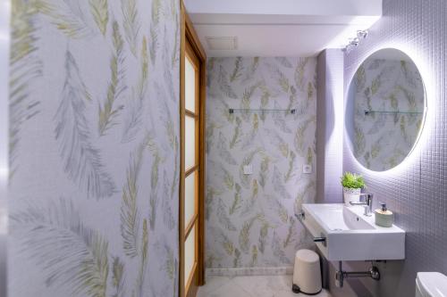 Estudio - No fumadores del hotel Reservaloen Casa Del Museo / Topibe Sl. Foto 16