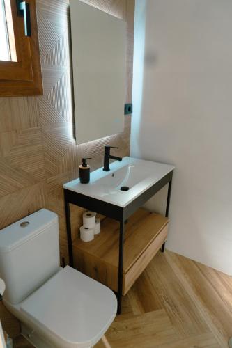 Double Room with Shared Bathroom - twin beds del hotel La Banda Rooftop. Foto 2