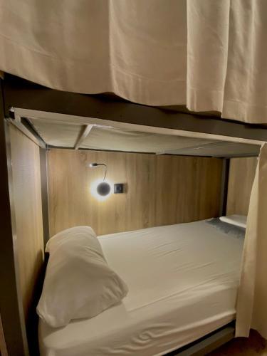 Bed in 6 - Bed Female in Standard Dormitory Room with Bathroom del hotel La Banda Rooftop