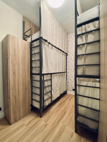 Bed in 6 - Bed Female in Standard Dormitory Room with Bathroom del hotel La Banda Rooftop. Foto 5