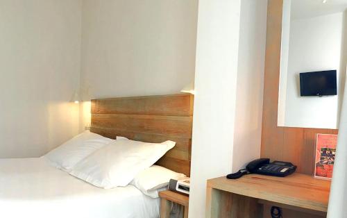 Habitación Doble con patio del hotel Boutique Elvira Plaza. Foto 4