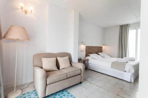 Suite Junior con terraza del hotel Boutique Elvira Plaza. Foto 6