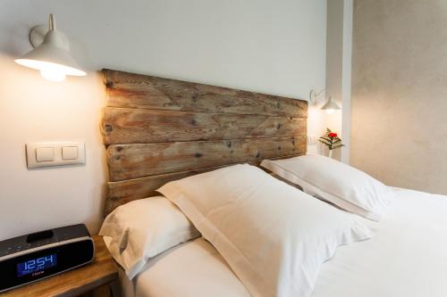 Habitación Doble Superior con vistas a la ciudad del hotel Boutique Elvira Plaza. Foto 2