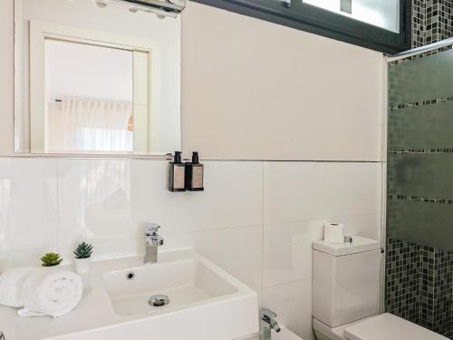 Ático de 1 dormitorio con terraza del hotel Azz Torre De La Plata. Foto 5