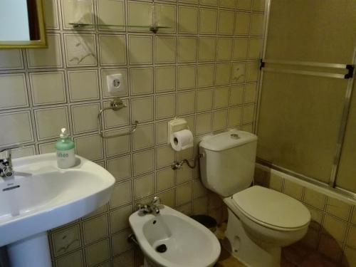 Habitación Doble con baño privado - 1 o 2 camas del hotel Javier. Foto 1