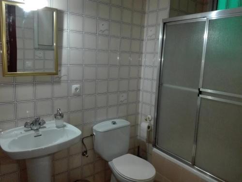 Habitación Individual con baño privado del hotel Javier. Foto 12