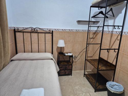 Habitación Individual con baño compartido del hotel Javier. Foto 1