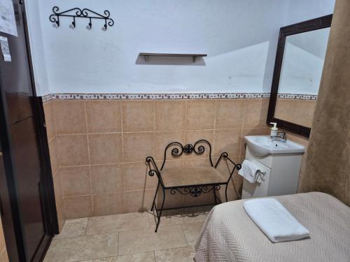 Habitación Individual con baño compartido del hotel Javier. Foto 13