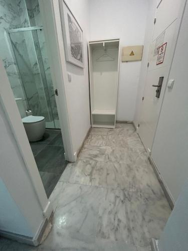 Habitación Doble con baño privado del hotel The Spot Central. Foto 4