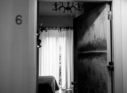 Habitación Doble con balcón y vistas del hotel Palacio Alcazar. Foto 1