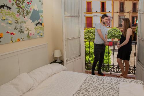 Habitación Doble con baño del hotel Sevilla One Centro. Foto 16