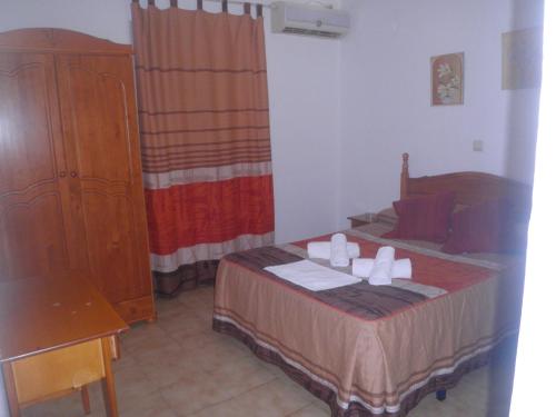 Habitación Individual con baño del hotel Gran Plaza. Foto 3