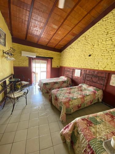 Habitación Triple con baño compartido del hotel Vergara. Foto 4