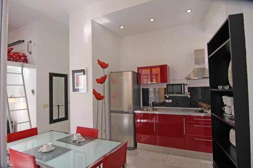 Estudio con balcón del hotel Living Sevilla Apartments Catedral. Foto 4