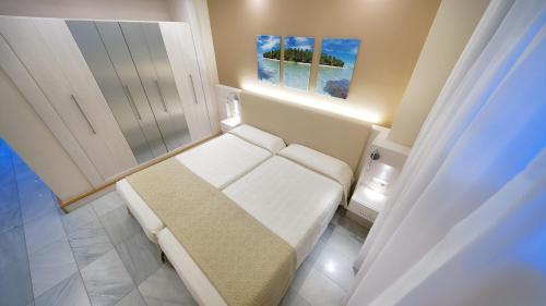 Habitación Doble ubicada en planta superior del hotel Bull Eugenia Victoria and Spa. Foto 10