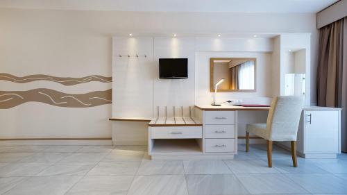 Habitación Doble ubicada en planta superior del hotel Bull Eugenia Victoria and Spa. Foto 11