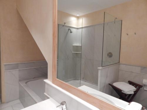 Suite Junior del hotel Boutique Corral Del Rey By Aluz Collection. Foto 12