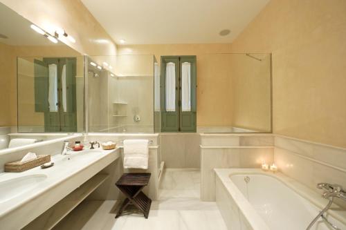 Suite Junior del hotel Boutique Corral Del Rey By Aluz Collection. Foto 13