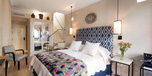 Habitación Doble con terraza del hotel Boutique Corral Del Rey By Aluz Collection. Foto 1