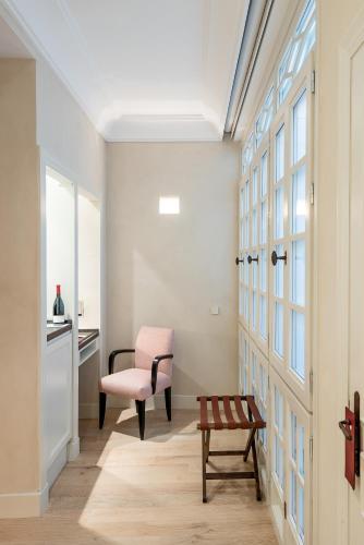 Habitación Doble con terraza del hotel Boutique Corral Del Rey By Aluz Collection. Foto 9