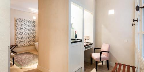 Habitación Doble con terraza del hotel Boutique Corral Del Rey By Aluz Collection. Foto 11