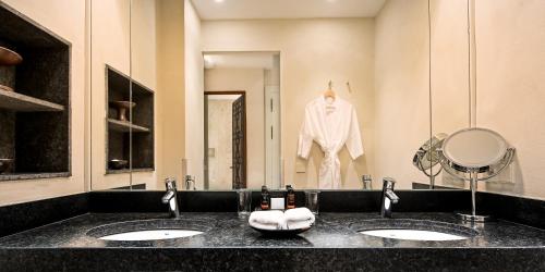 Habitación Doble con terraza del hotel Boutique Corral Del Rey By Aluz Collection. Foto 5