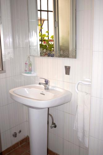 Habitación Doble con baño compartido del hotel La Montorena