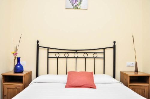 Habitación Doble con baño compartido del hotel La Montorena. Foto 11