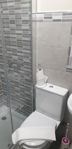 Habitación Individual con baño privado del hotel La Montorena. Foto 2