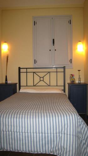 Habitación Individual con baño compartido del hotel La Montorena. Foto 1