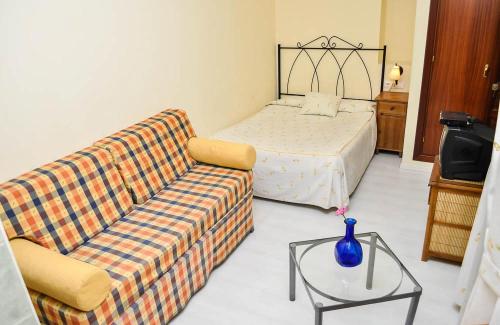 Habitación familiar Superior Con Cocina del hotel La Montorena. Foto 3