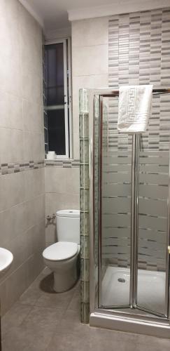 Habitación Triple con baño privado del hotel Catedral. Foto 3