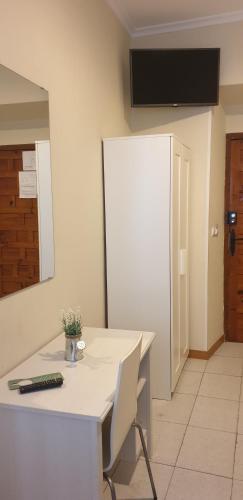 Habitación Doble con litera y baño compartido del hotel Catedral. Foto 1